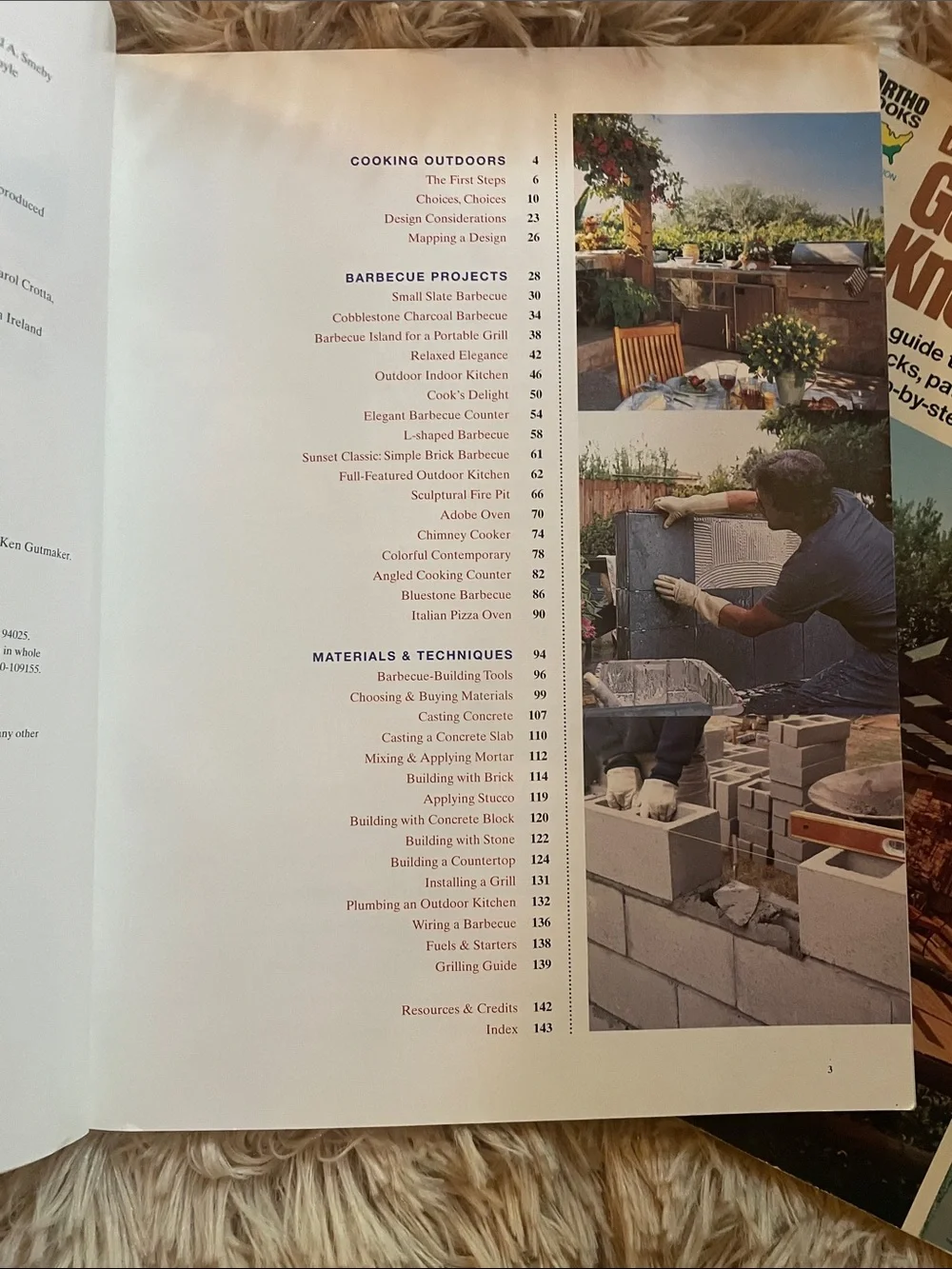 Sunset Building Barbecues Outdoor Kitchens Book - Blue Cover